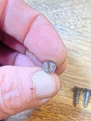Old American 8 Day Clock Movement Mounting Screws         (KD4450)