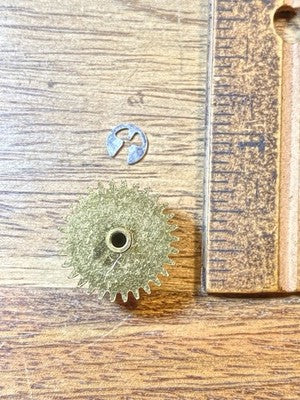 Hermle 1050-020 Clock Movement Small Transmission Wheel (KD4143)