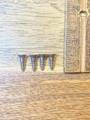 Old American 8 Day Clock Movement Mounting Screws         (KD4450)