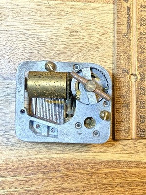 Nonworking Musicical Movement For Parts/Repair    (KD3748)