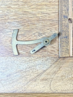 DRGM Clock Movement  Rack (See Pics To ID Movement)   (KD2634)