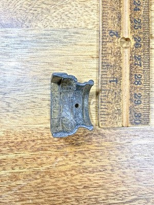 Old Mantel Clock Column Base    (KD3168)