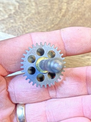 Ingraham (Stamped 12 27) Clock Movement Hands Post (KD4552)