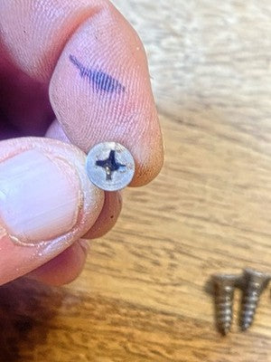 Vintage Clock Movement Mounting Screws         (KD4505)
