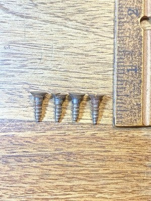 American 8 Day Clock Movement Mounting Screws         (KD4380)