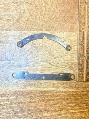 Unmarked Plymouth Clock Mounting Feet (See Pics To ID Movement) (KD4484)