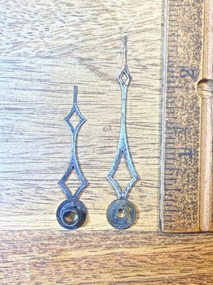 New Haven Clock Movement Hands Set (See Pics To ID Mvmt)         (KD4453)