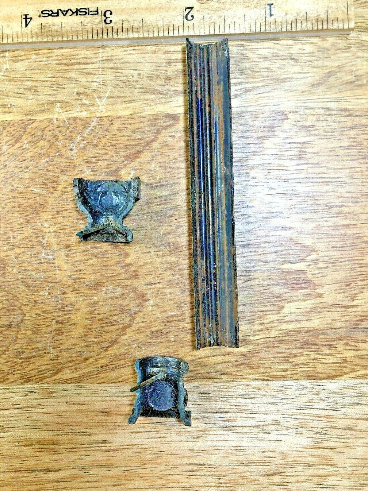 Old Black Mantle Clock Column                            (K1478)