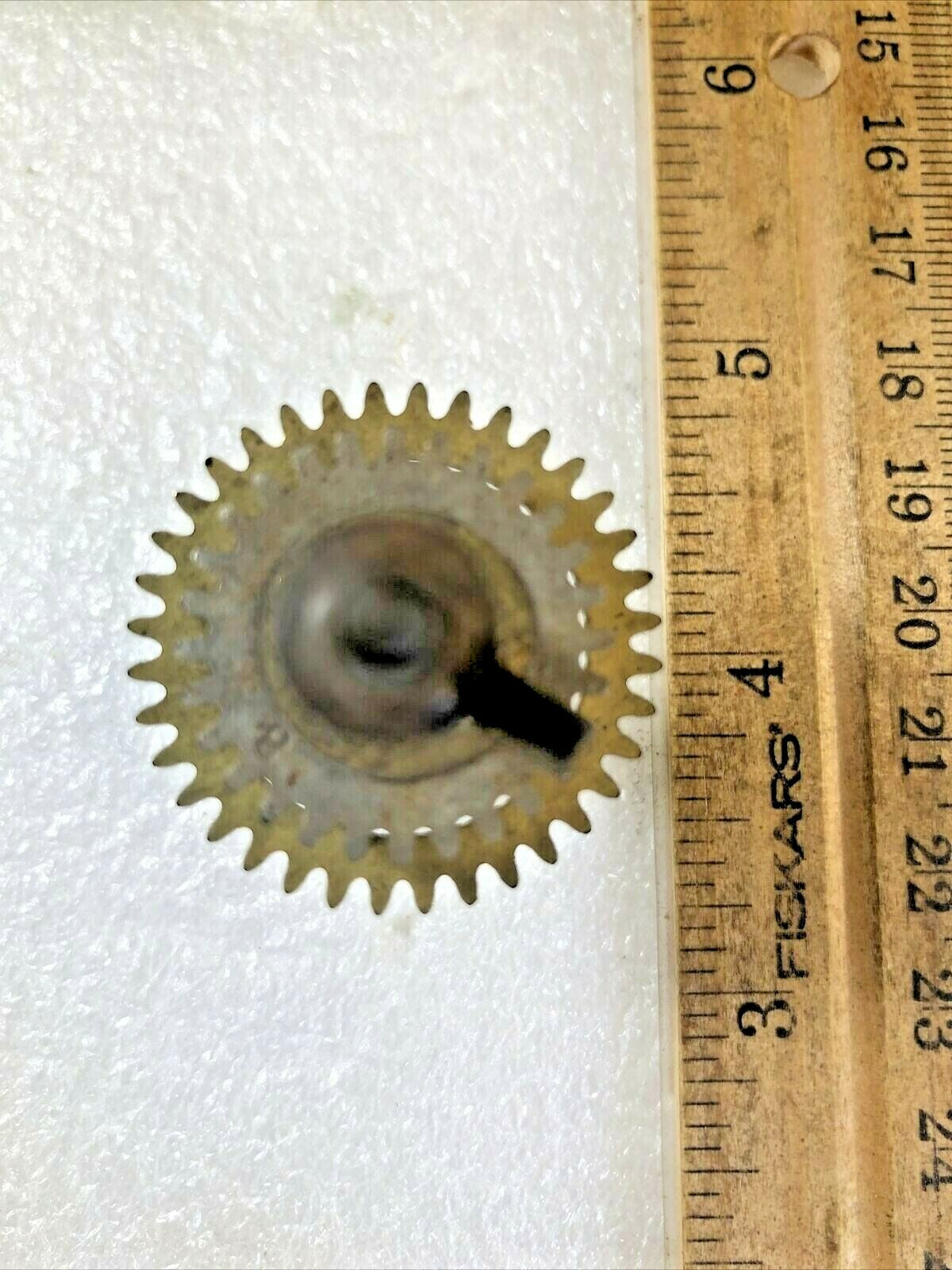 Unknown Clock Movement Minute Wheel (73.8mm Long, 2.6mm Pivot) (K6263)