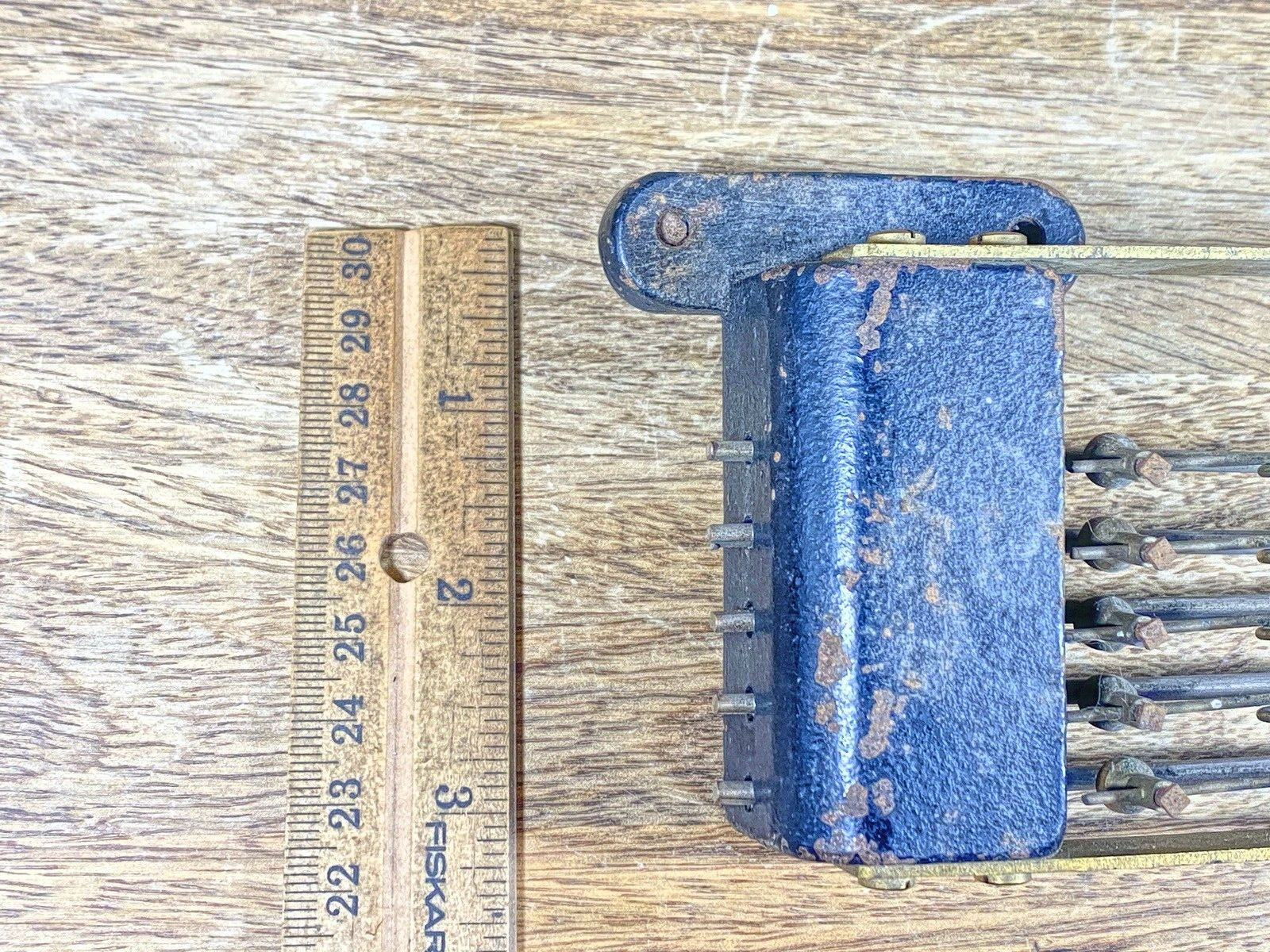 5 Rod Clock Chime Bar 12 Inches Long (HAC, Hamburg American ?)     (LL5206)