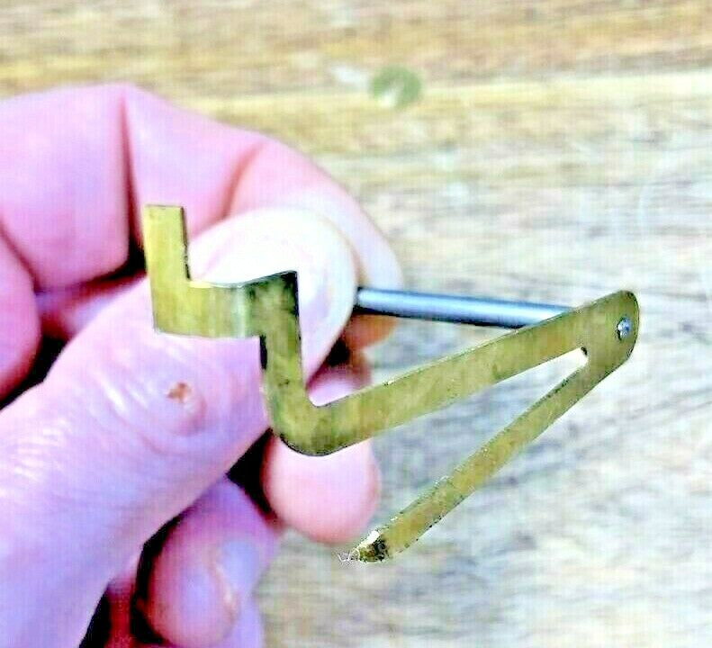 Chinese Clock Movement Strike Flirt (See Pics To ID Mvmt) (K6867)