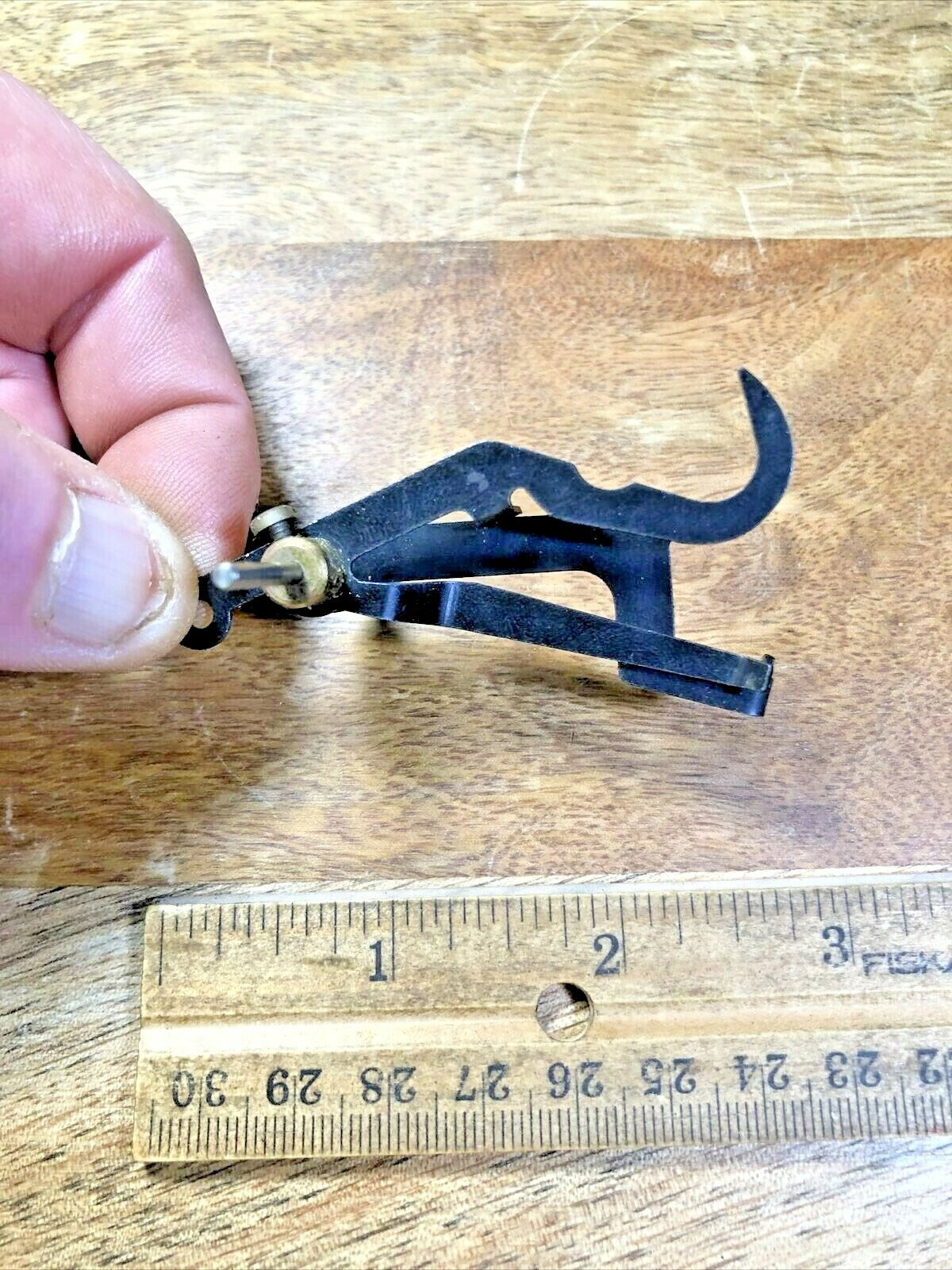 Seth Thomas A208-000 (Hermle 141-031) Clock Movement Rack Hook   (K6903)