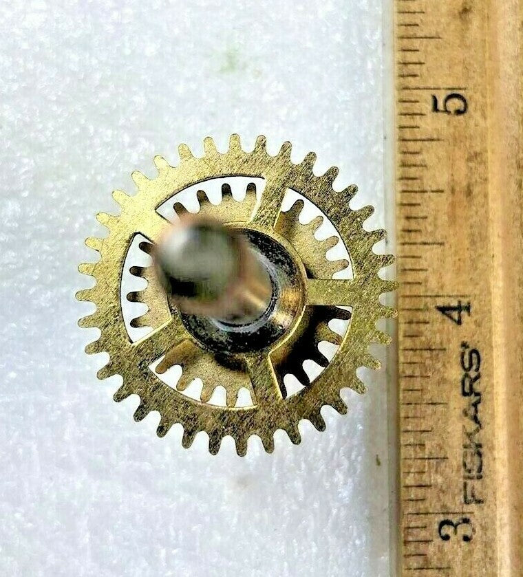 Unmarked Clock Movement (Ingraham?) Minute Wheel (Hands Post) (K6552)