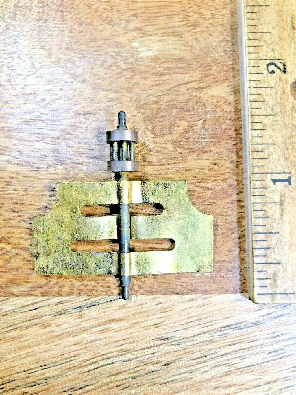Unmarked Clock Movement (Ingraham?) Fly Assembly (See Pics to ID Mvmt)   (K6549)
