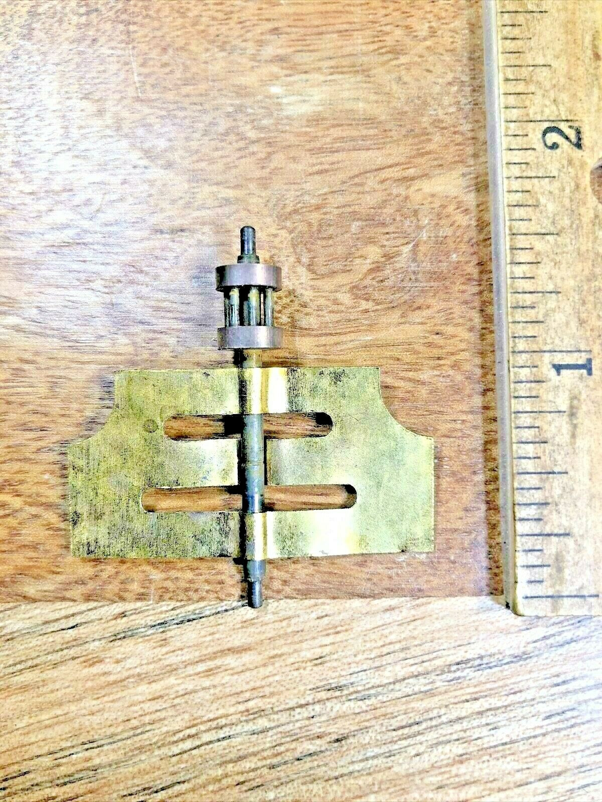 Unmarked Clock Movement (Ingraham?) Fly Assembly (See Pics to ID Mvmt)   (K6549)