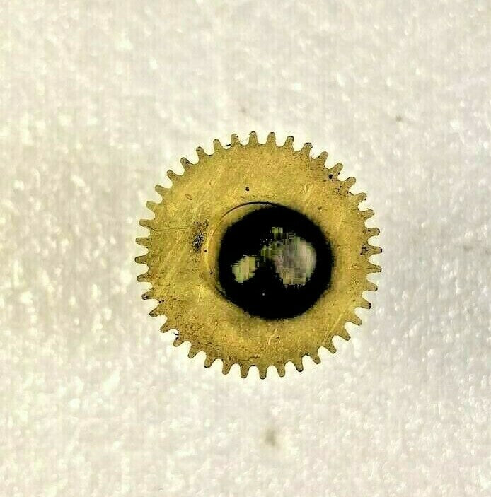 Korean 8 Day Clock Movement (Nam Young) Minute Wheel (Hands Post) (K5682)