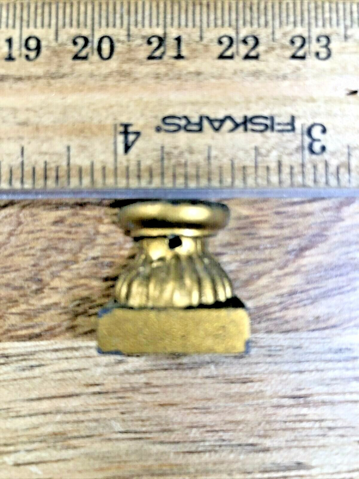 Antique Mantel Clock Column Base           (K5298)