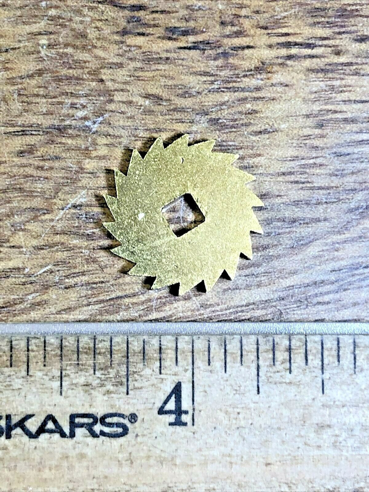 Kieninger Ratchet Wheel, 15.5mm Dia, 18 Teeth, 2.75mm X 2.75mm Arbor     (K3001)