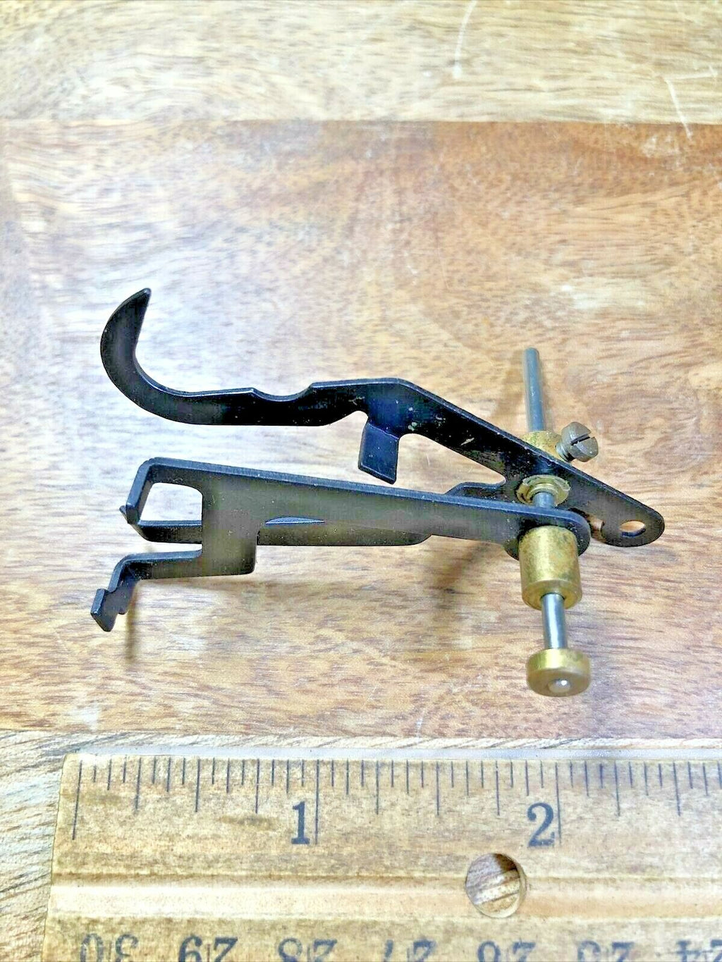 Seth Thomas A208-000 (Hermle 141-031) Clock Movement Rack Hook   (K6903)