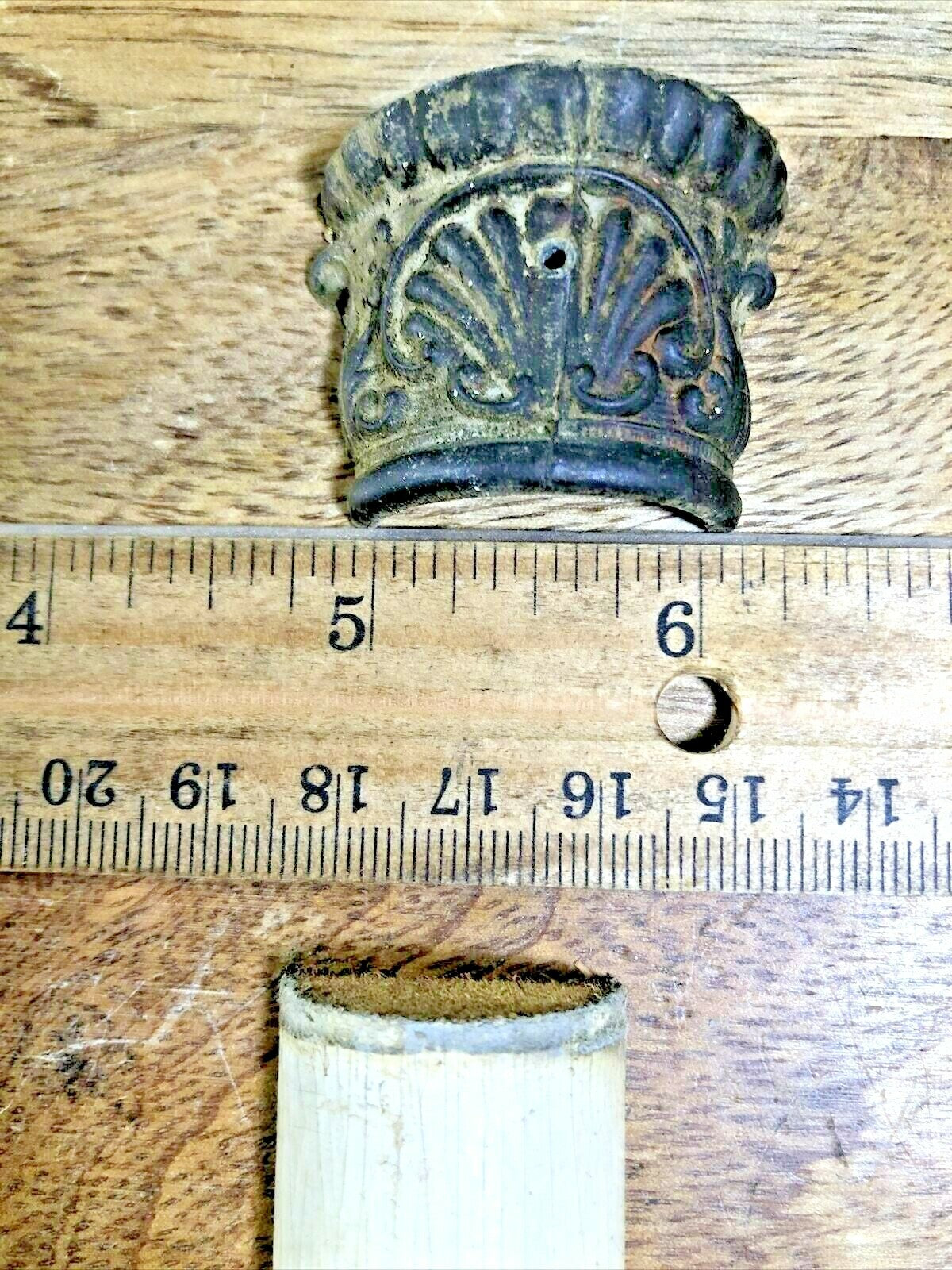 Old Thick 4 inch Tall Mantel Clock Column              (K5712)