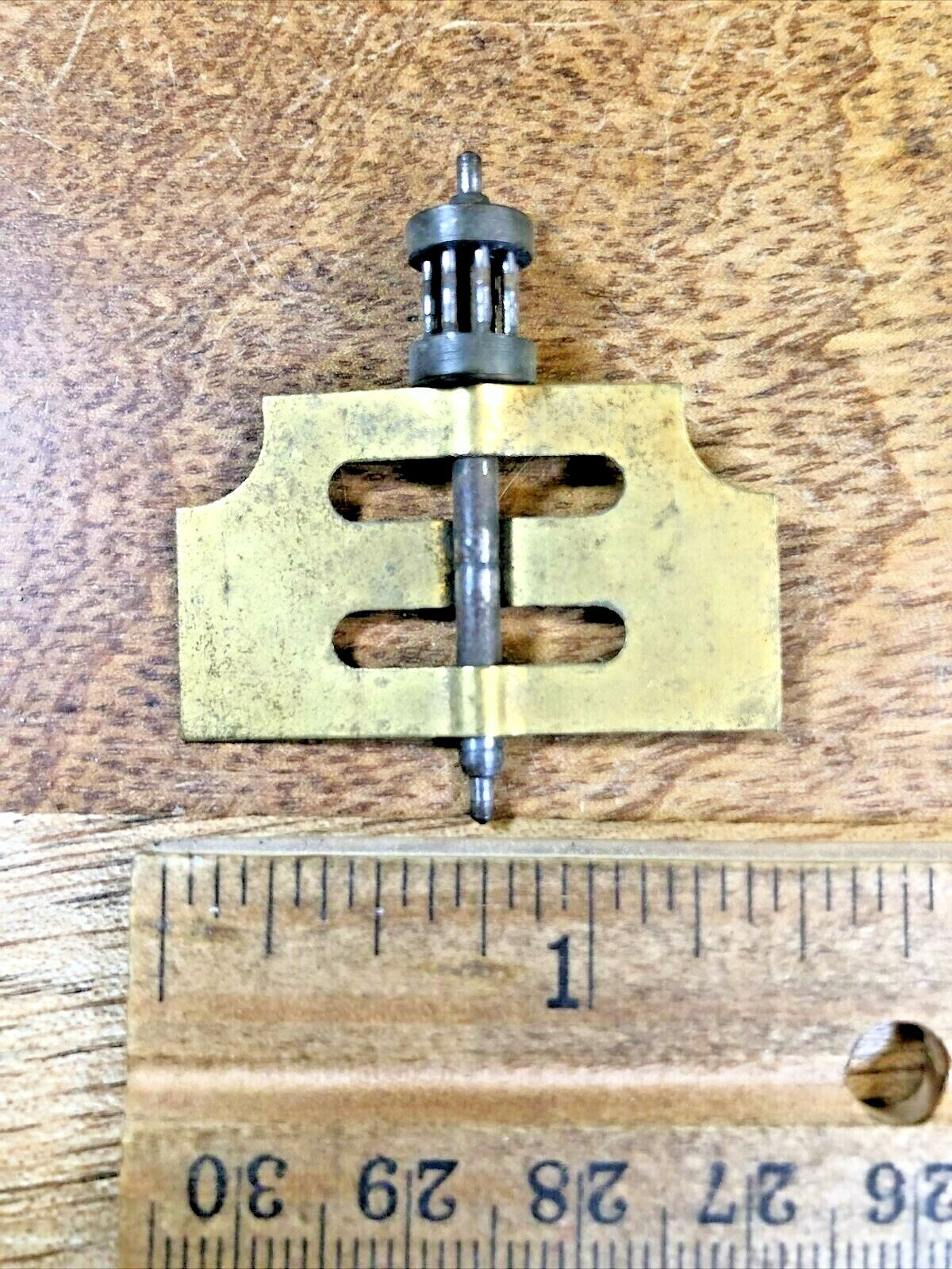 Unknown Clock Movement Fan Assembly (41.7mm Long, 1.55mm Pivot) (K6262)