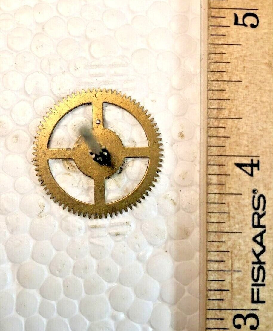 Old Urgos UW 7 Series Clock Movement Strike Side 5th Wheel   (K7496)