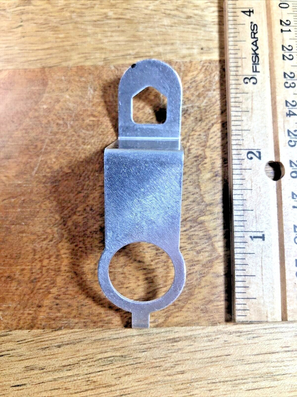 Vintage Metal Clock Hanger            (K7763)