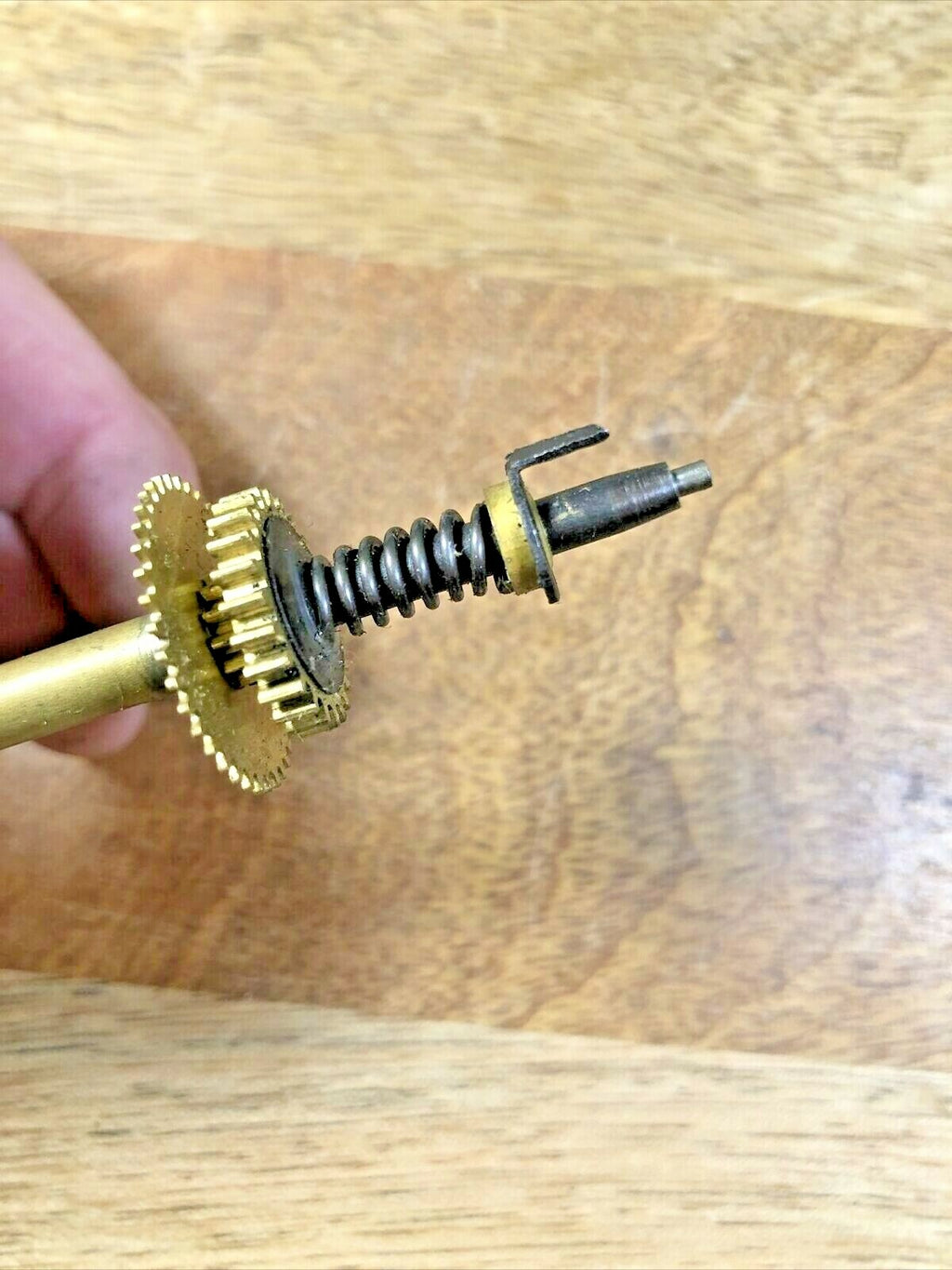 Korean 8 Day Clock Movement (Nam Young) Minute Wheel (Hands Post) (K5682)