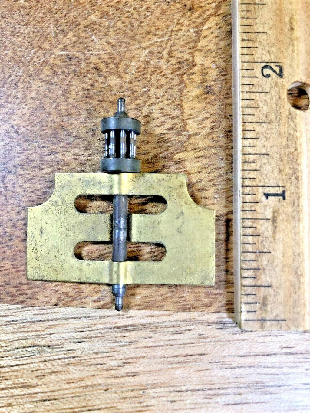 Unknown Clock Movement Fan Assembly (41.7mm Long, 1.55mm Pivot) (K6262)