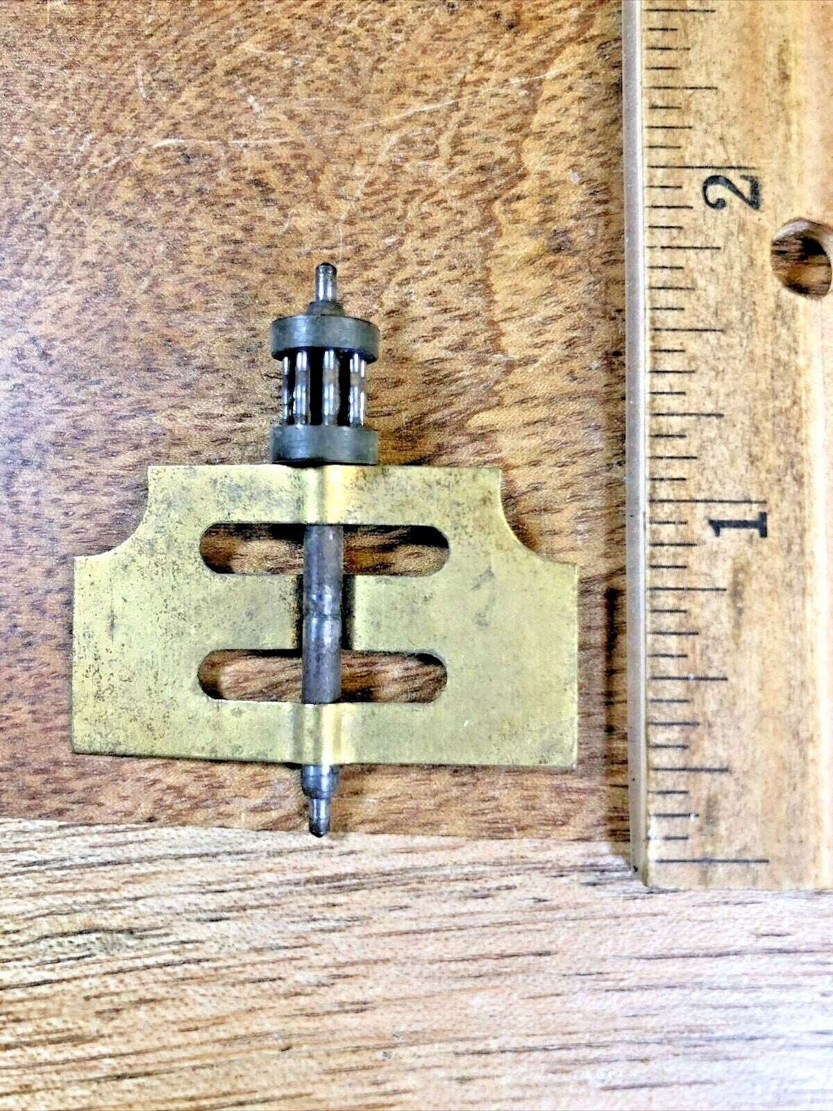 Unknown Clock Movement Fan Assembly (41.7mm Long, 1.55mm Pivot) (K6262)
