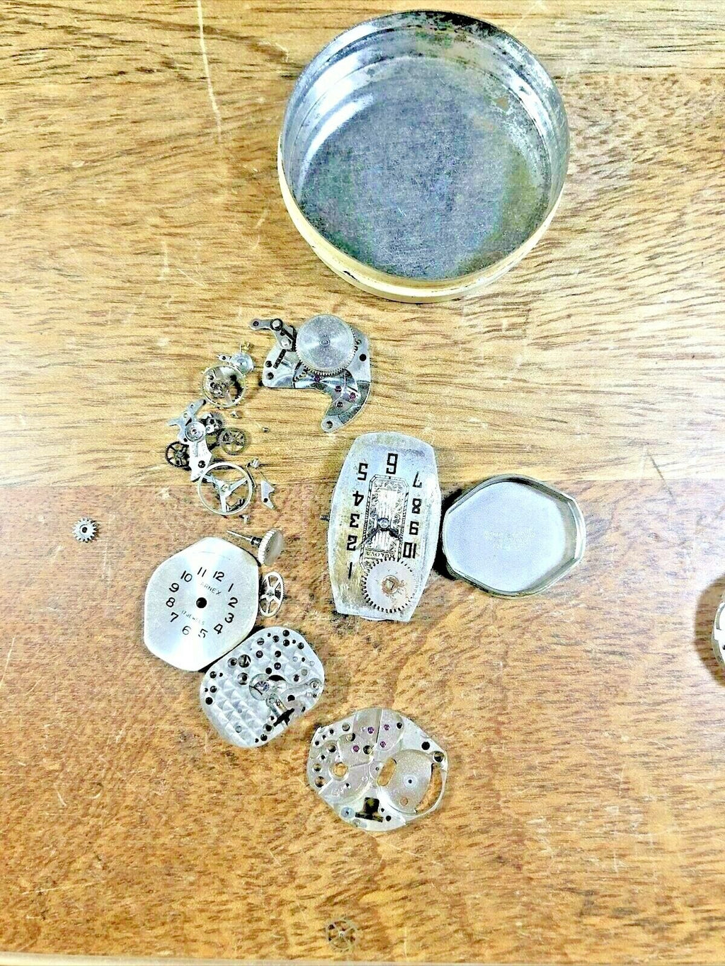 Assorted Watch Movements and Parts (For Parts/Repair) (Lot 1892)