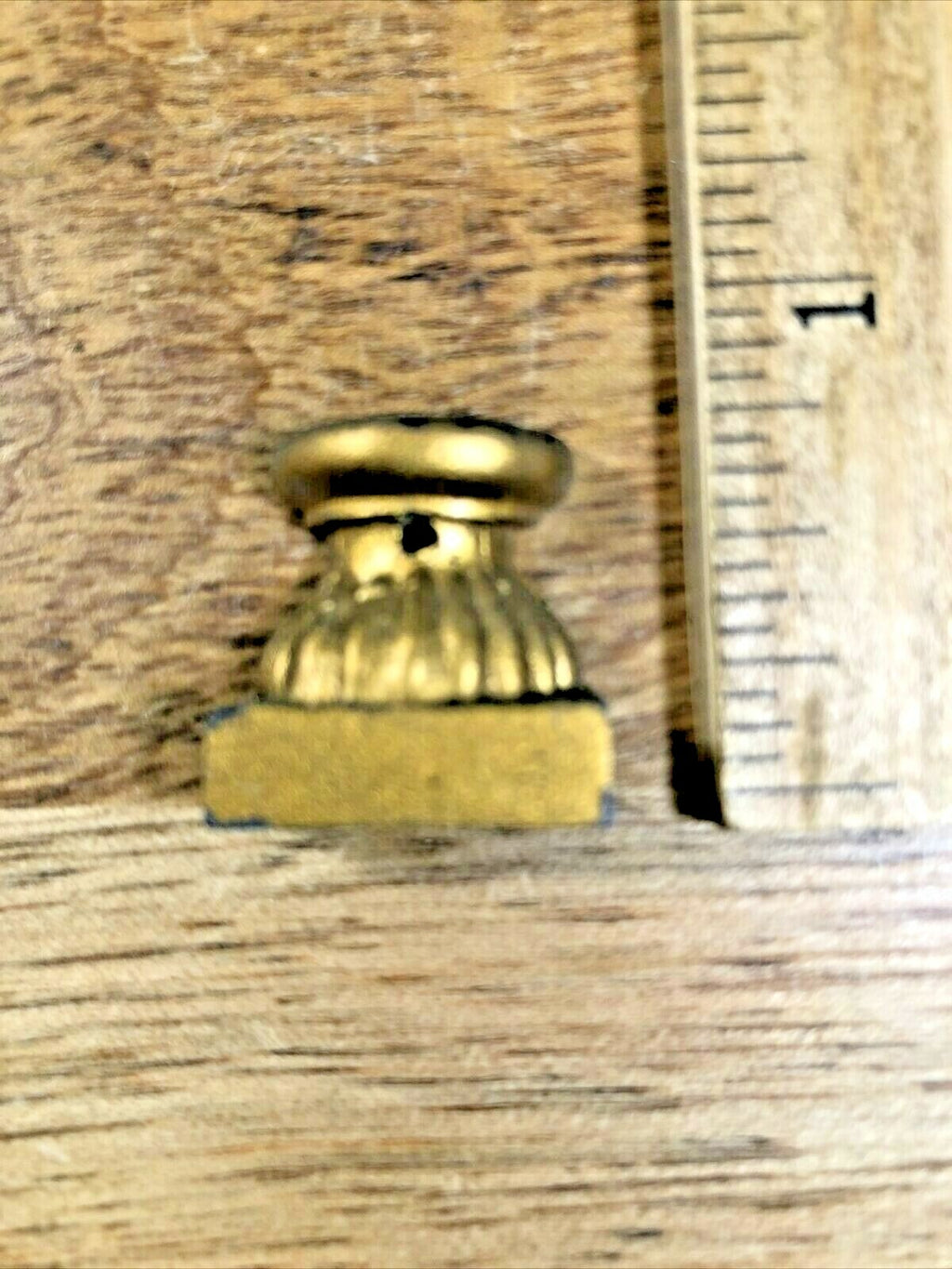Antique Mantel Clock Column Base           (K5298)