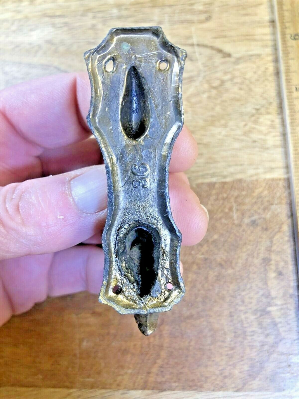 Antique Mantel Clock Handle      (K6650)