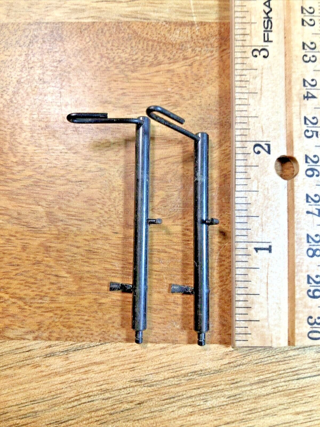 Old Urgos UW 7 Series Clock Movement Hammer Lift Levers    (K7492)