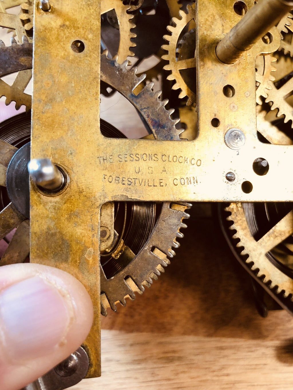 Old Sessions Clock Movement Pallet Nut (See Pics to ID Mvmt) (K6091)