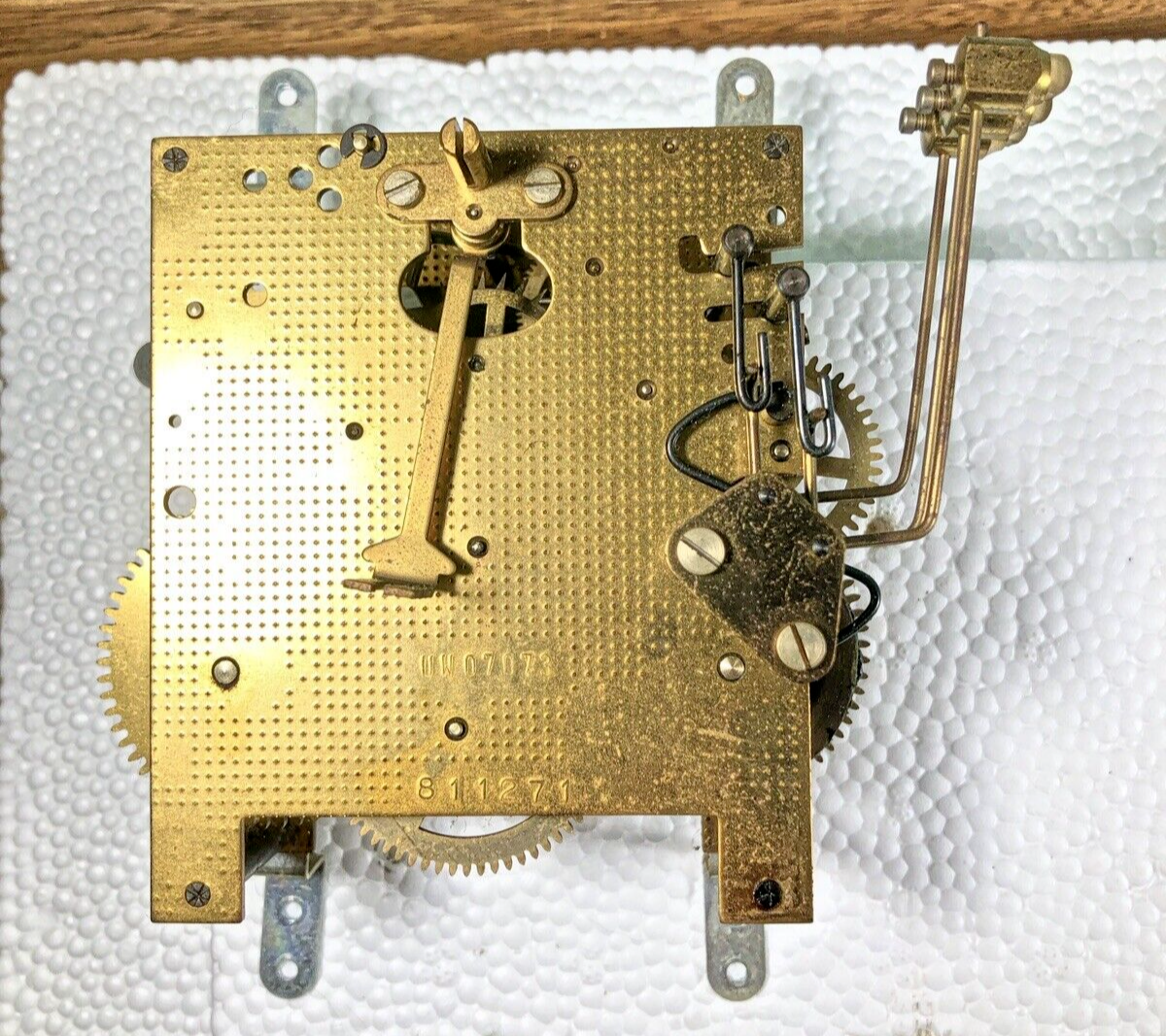 Urgos UW07073 Series Clock Movement Strike Side 2nd Wheel (See Pics)   (K8951)