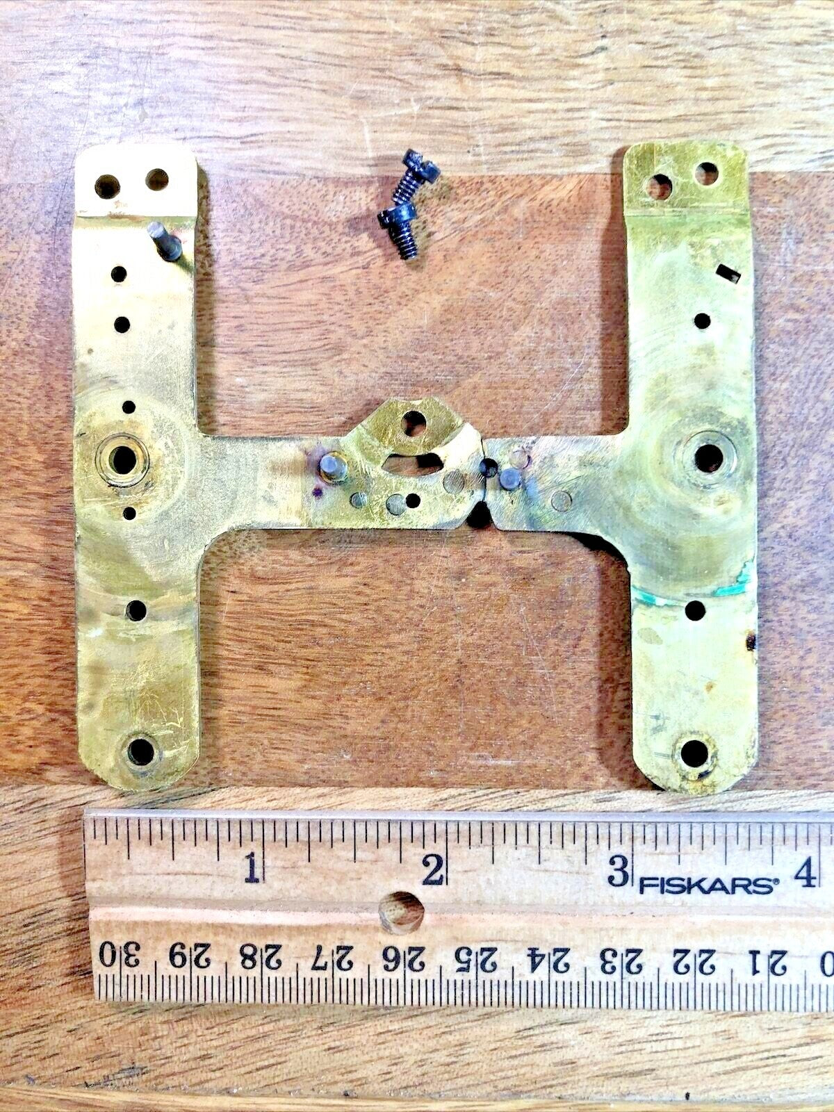 Seth Thomas 89I Clock Movement Lower Back Plate (Pivots Are Good) (K7727)