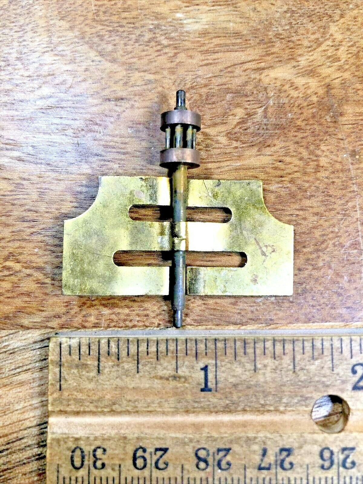 Unmarked Clock Movement (Ingraham?) Fly Assembly (See Pics to ID Mvmt)   (K6549)