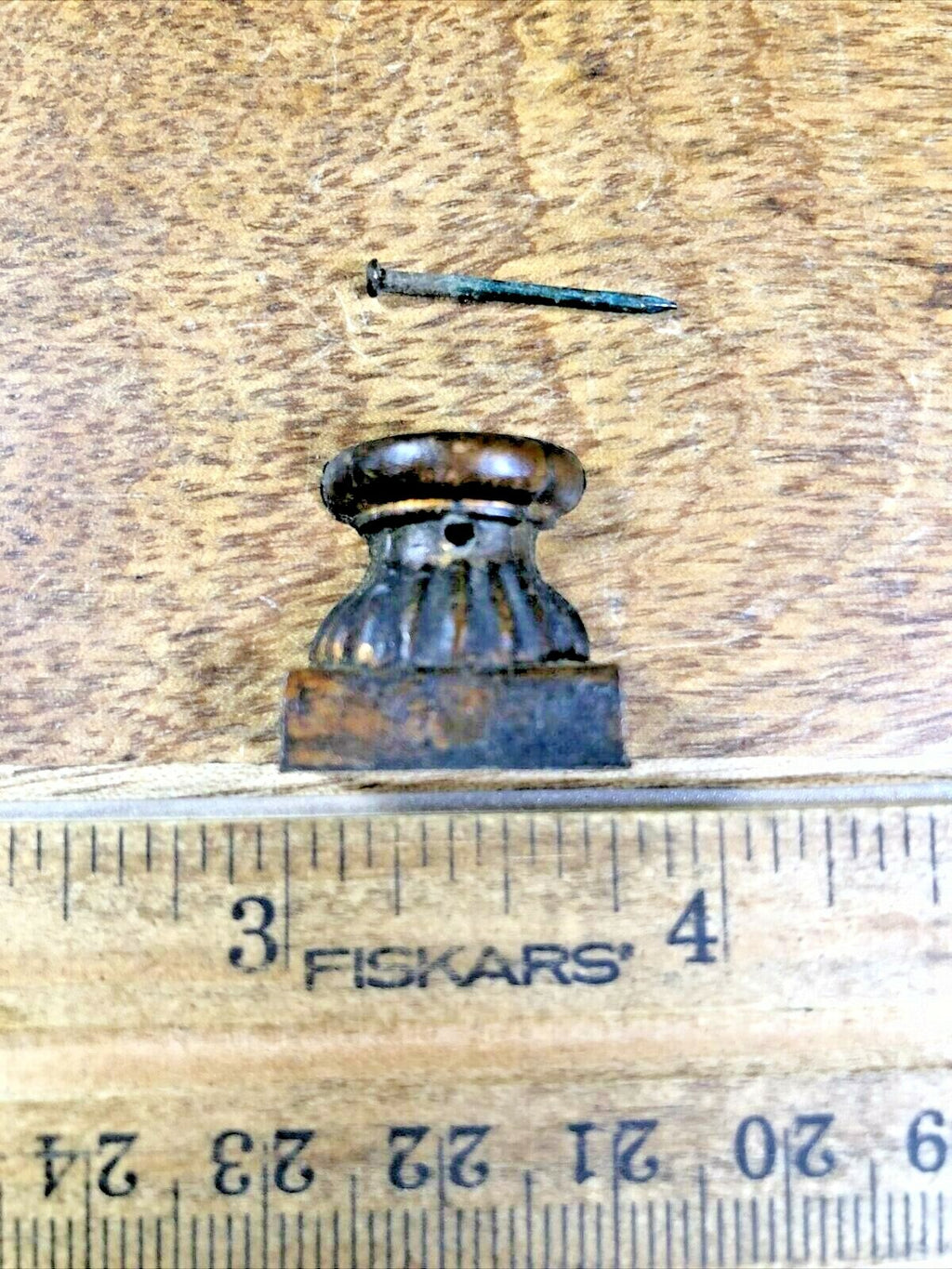 Antique Black Mantel Clock Column Base           (K6245)