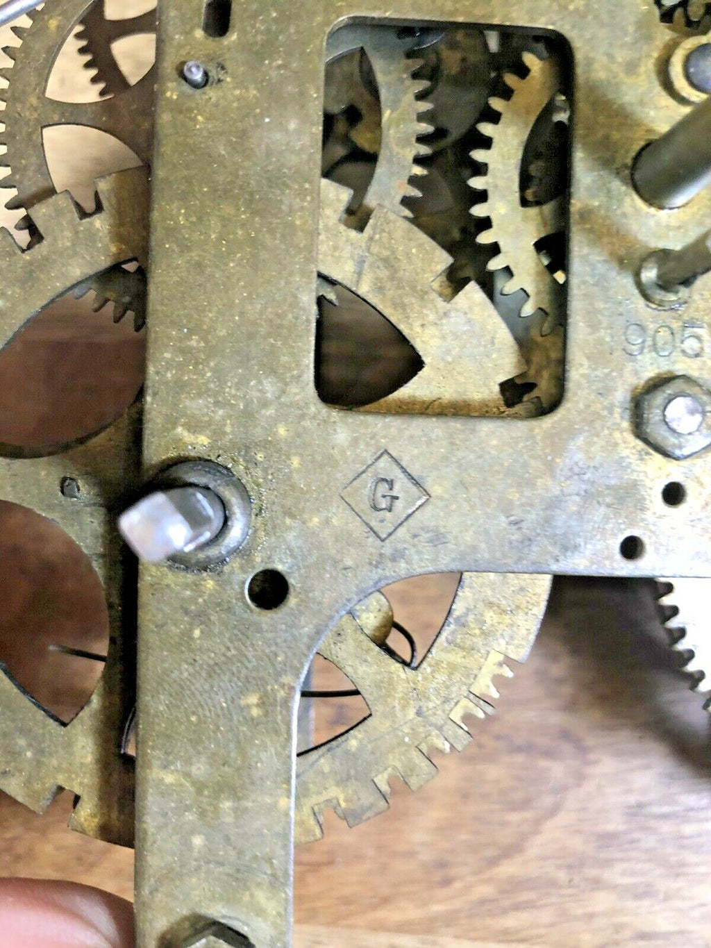 Old Gilbert 8 Day Clock Movement Pallet Nuts  (K5621)