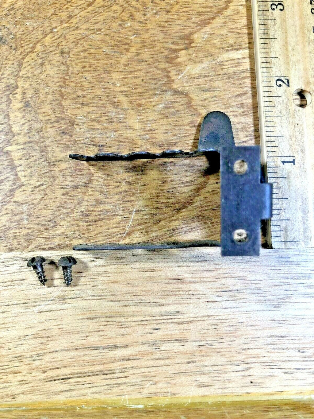 Old Clock Chimes Holder   (K5204)