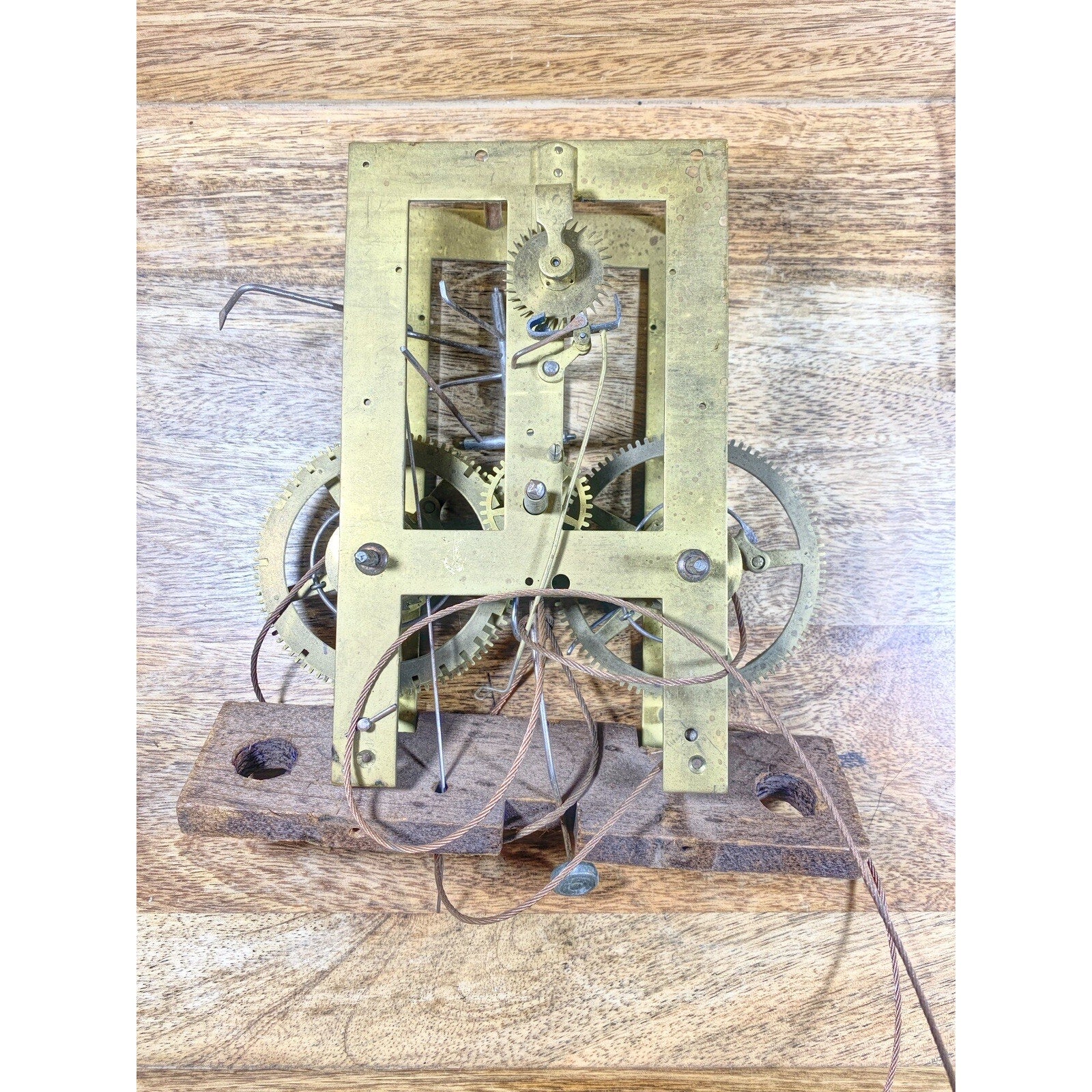 Unbranded 30 Hour Clock Movement Time Side 2nd Wheel (See Pics To ID) (KD503)