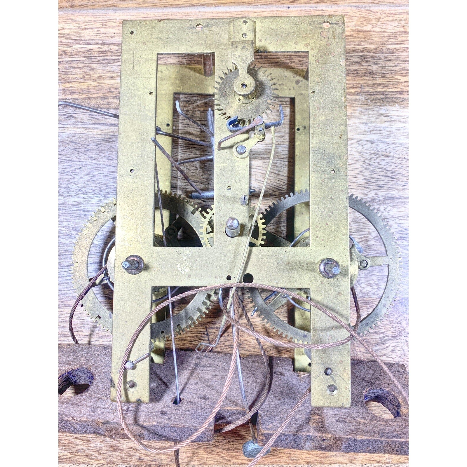 Unbranded 30 Hour Clock Movement Time Side 2nd Wheel (See Pics To ID) (KD503)