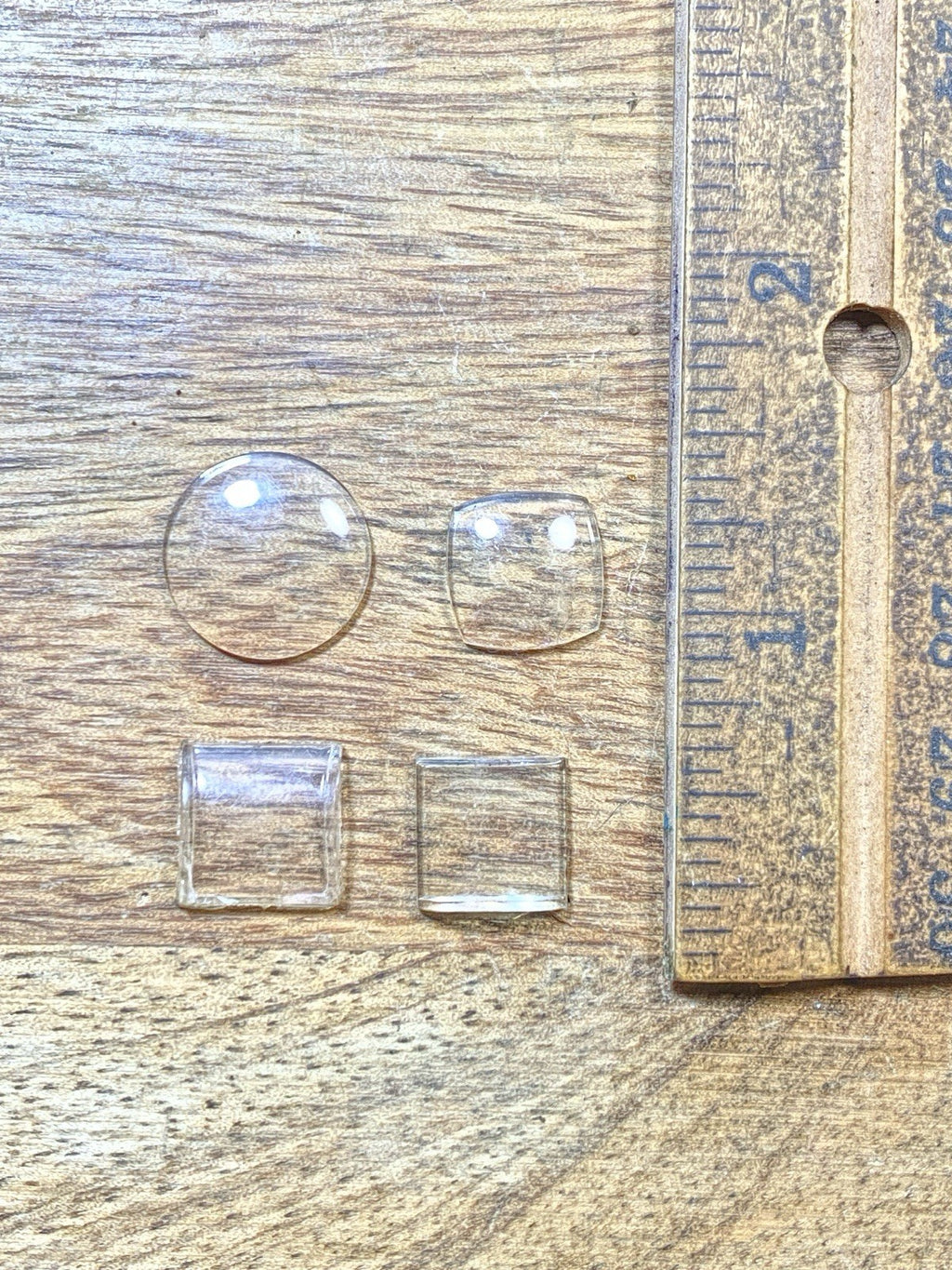 Assorted Lot Of Old Watch Crystals (KD2489)