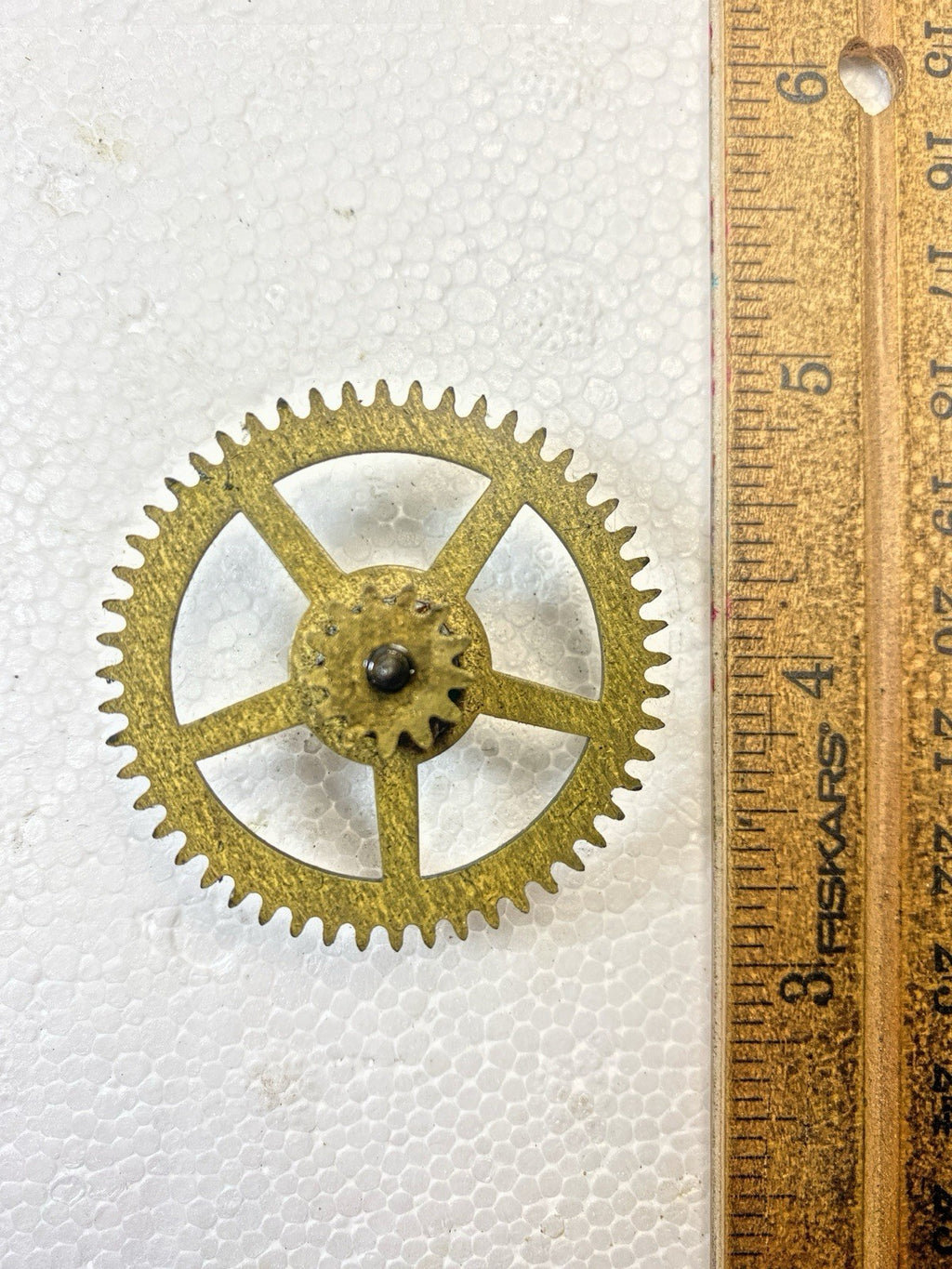 Unmarked Clock Movement Strike Side 2nd Wheel (See Pics To ID)  (KD2477)
