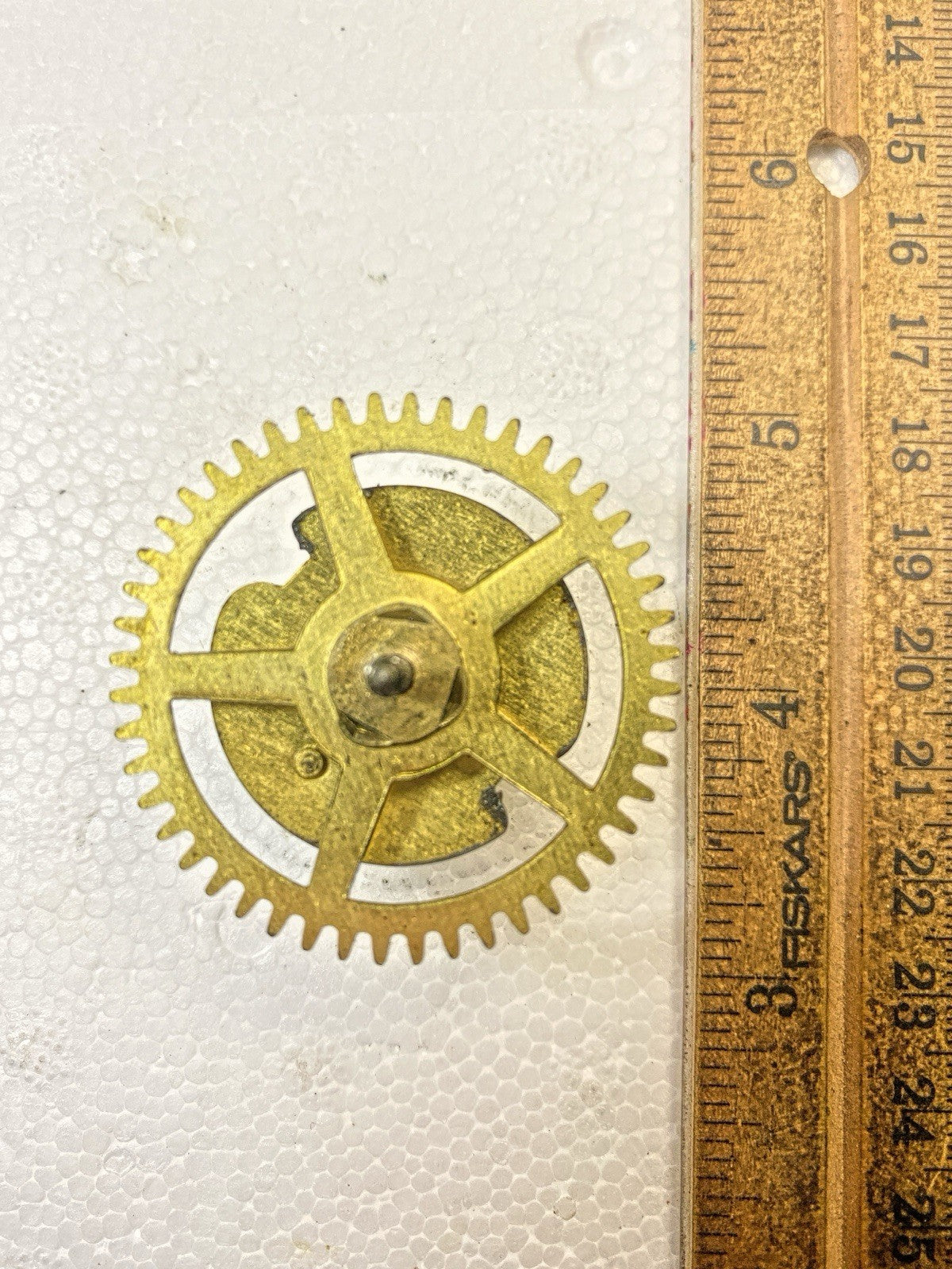 Unmarked Clock Movement Strike Side 3rd Wheel (See Pics To ID)  (KD2476)