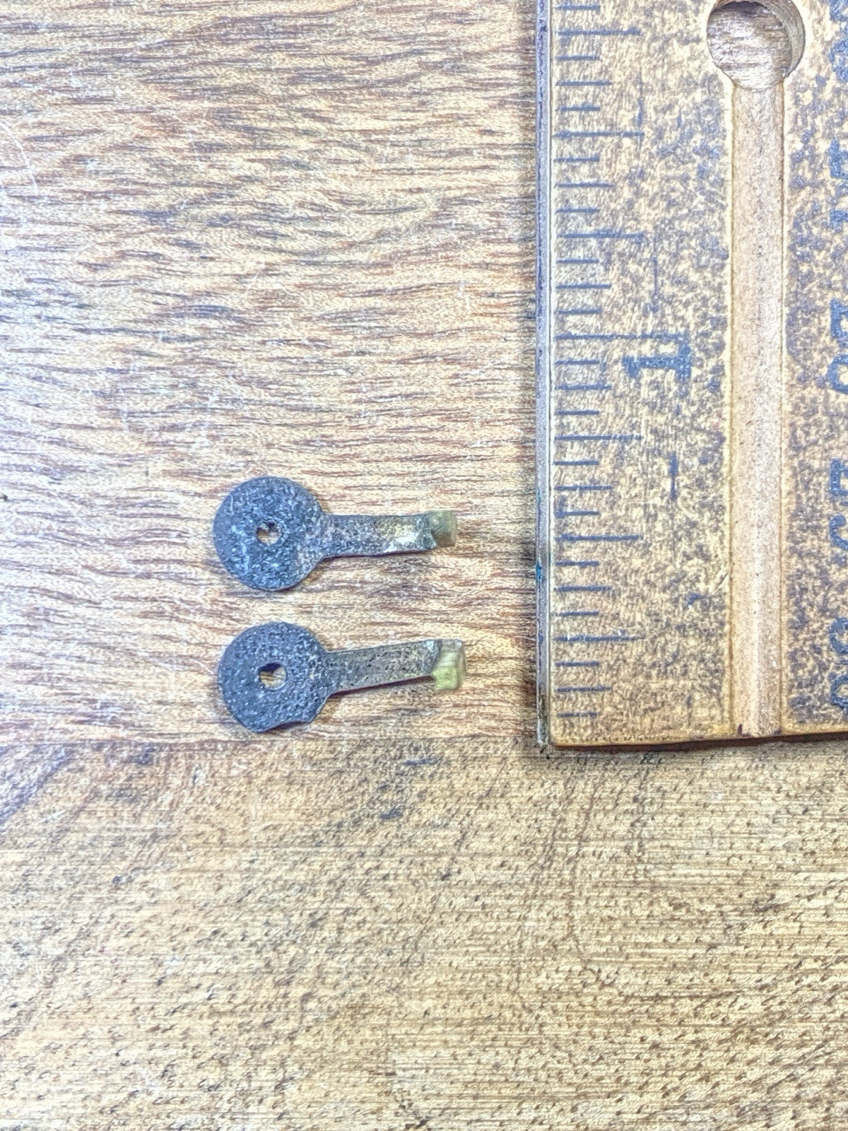 Antique Clock Door Hinge Pins (KD2428)