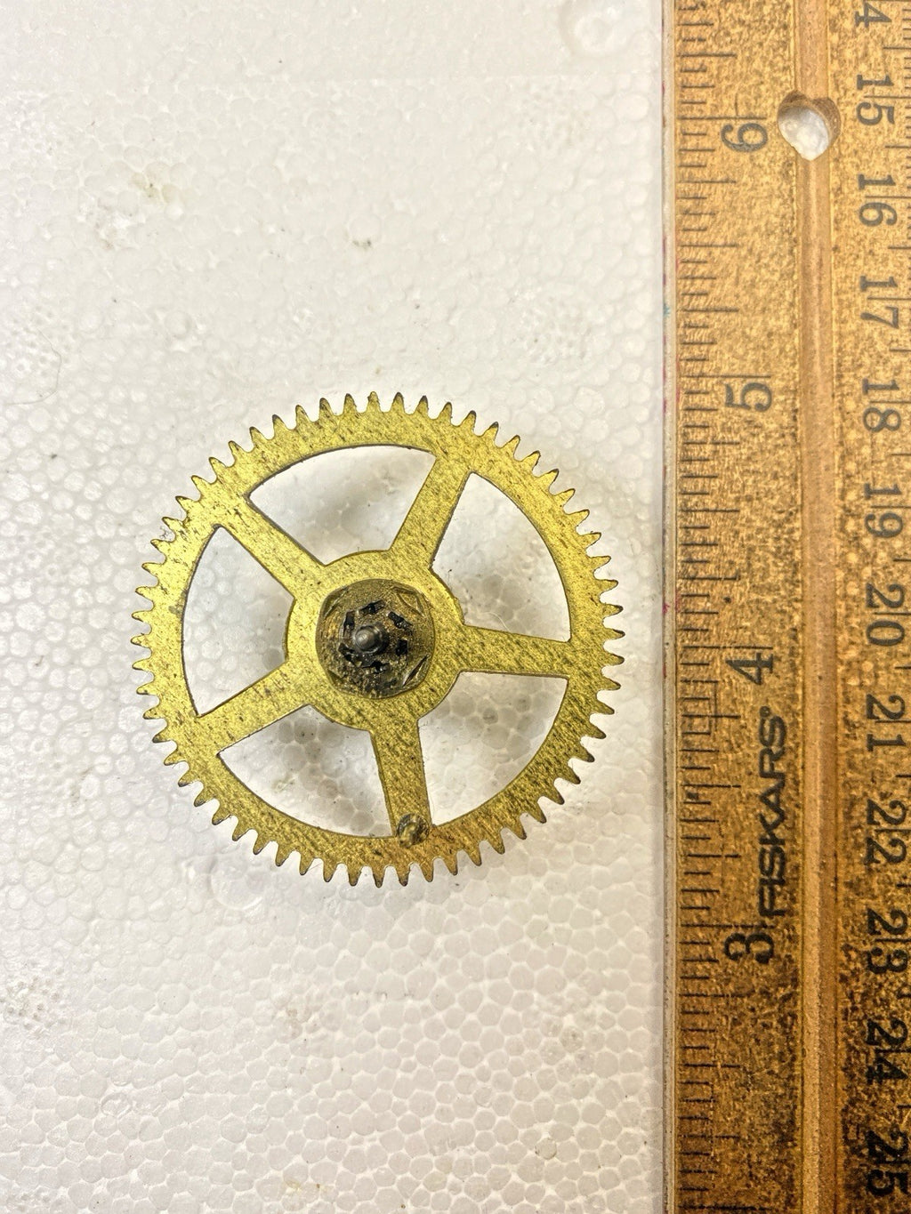 Unmarked Clock Movement Strike Side 4th Wheel (See Pics To ID)  (KD2475)
