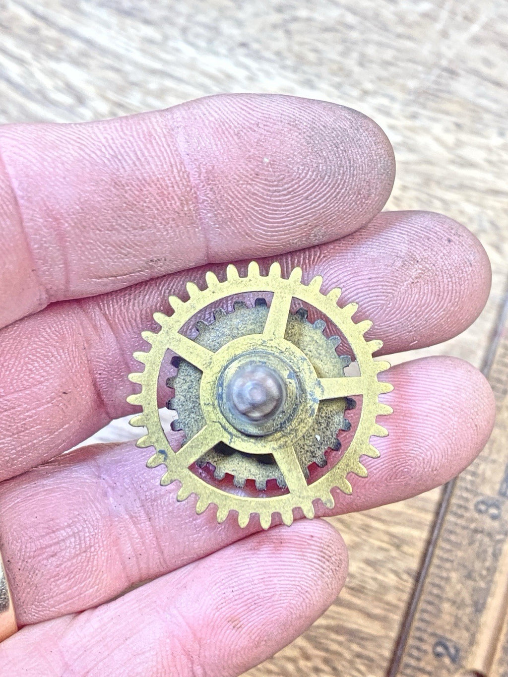 Sessions Clock Movement Hands Post (See Pics To ID Movement) (KD2458)