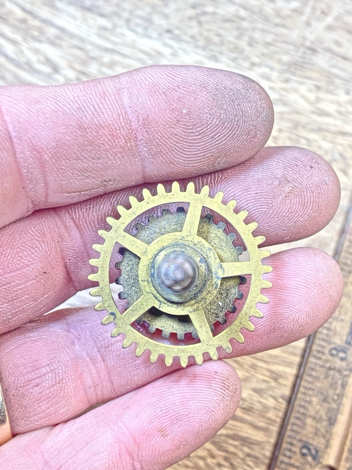 Sessions Clock Movement Hands Post (See Pics To ID Movement) (KD2458)